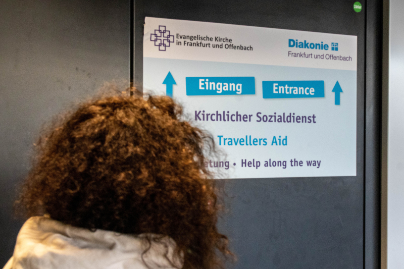 2983_kirchlicher_sozialdienst_fuer_passagiere_by_peter_weidemann