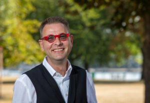 Diakon Carsten Baumann wird neuer Geschäftsführer des Fachbereichs III Kindertagesstätten des Evangelischen Regionalverbandes Frankfurt und Offenbach.